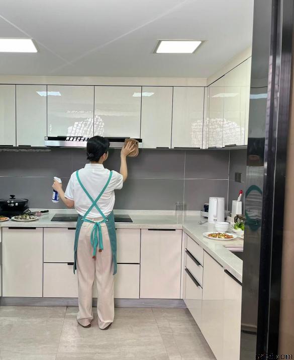 雇佣一位照顾老人的阿姨