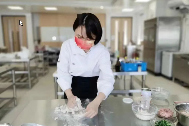 聘面点师（Pastry Chef）待遇优厚，提供健康保险~
